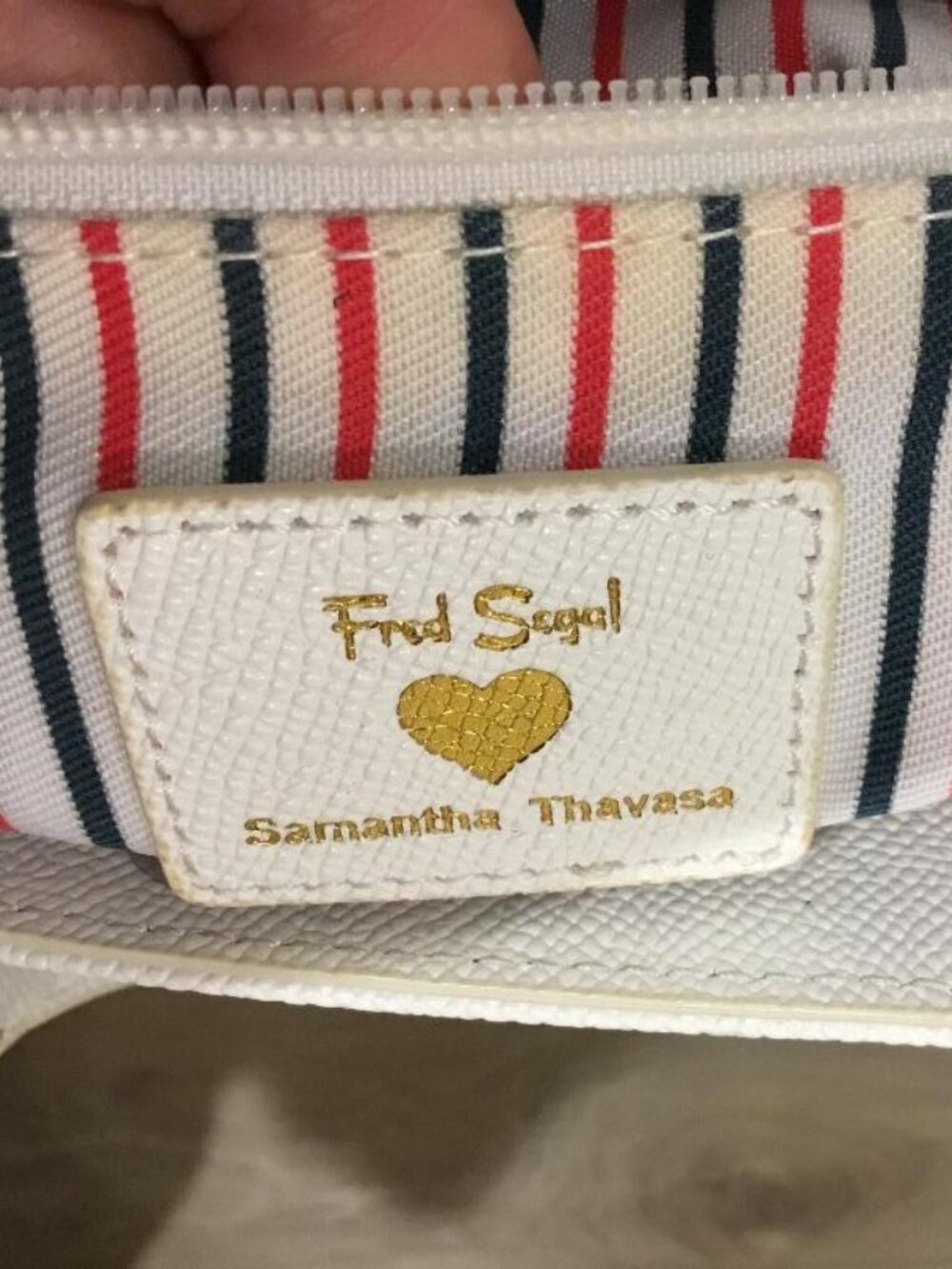 Samantha Thavasa x Fred Segal White Leather Handbag, Zipper Closure & Lock Charm - Picture 5 of 9